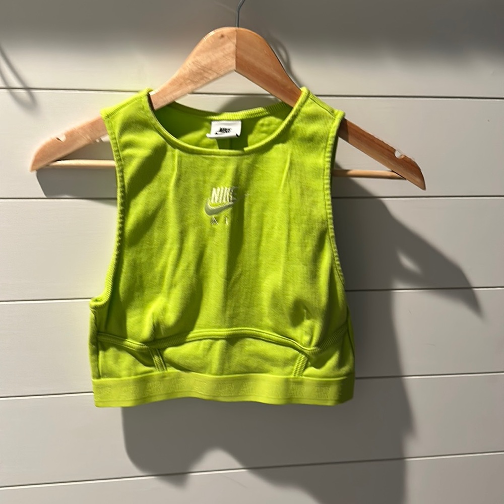 Nike Cropped Sport Top